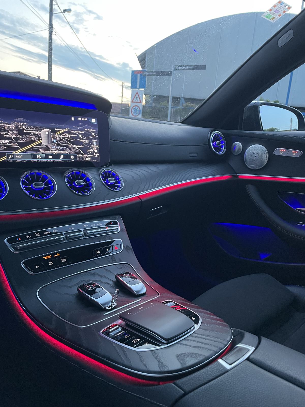 MERCEDES E-COUPE 220d *AMG* PANORAMA/MULTI BEAM/NIGHT PAKET/MASAZA, fotografija 12