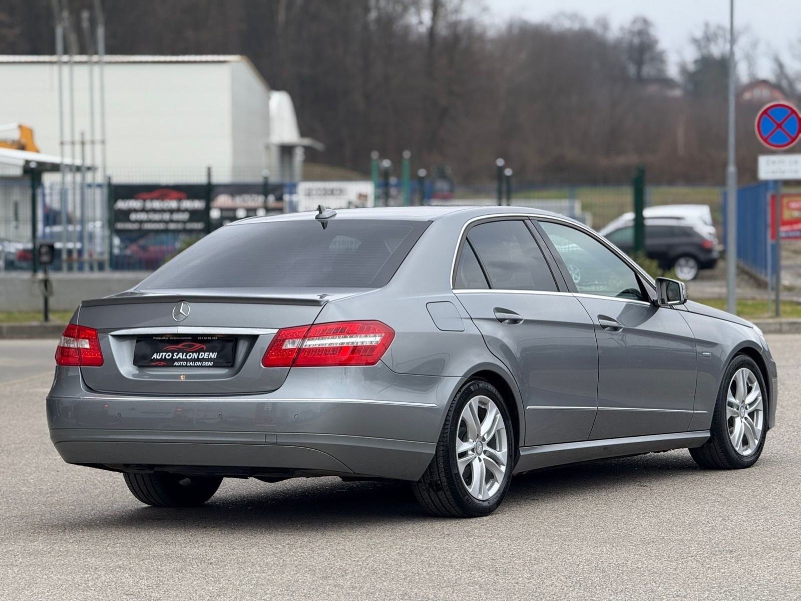 MERCEDES E-klasa 2.2d AVANGARDE 135TKM TOP TOP 13,900€!!!, fotografija 4