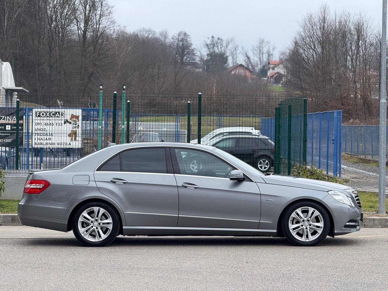 MERCEDES E-klasa 2.2d AVANGARDE 135TKM TOP TOP 13,900€!!!, fotografija 6