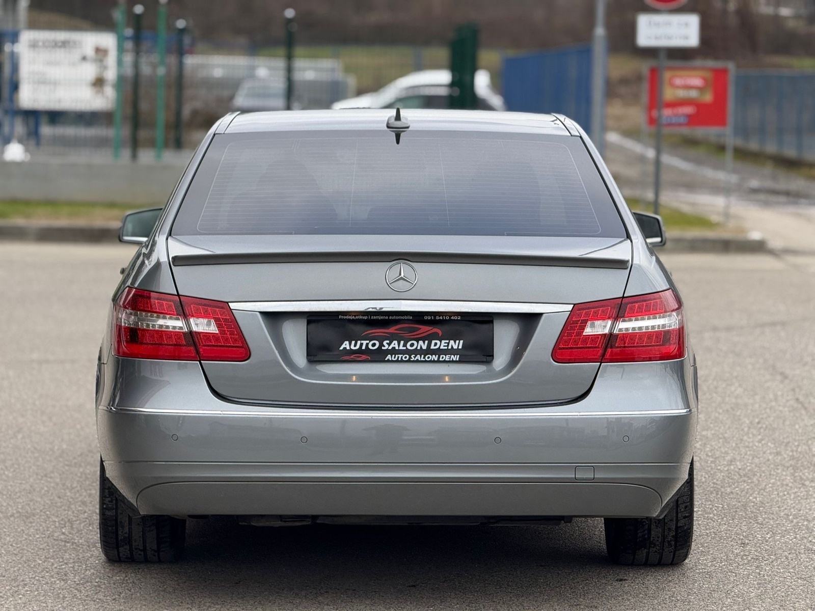 MERCEDES E-klasa 2.2d AVANGARDE 135TKM TOP TOP 13,900€!!!, fotografija 8