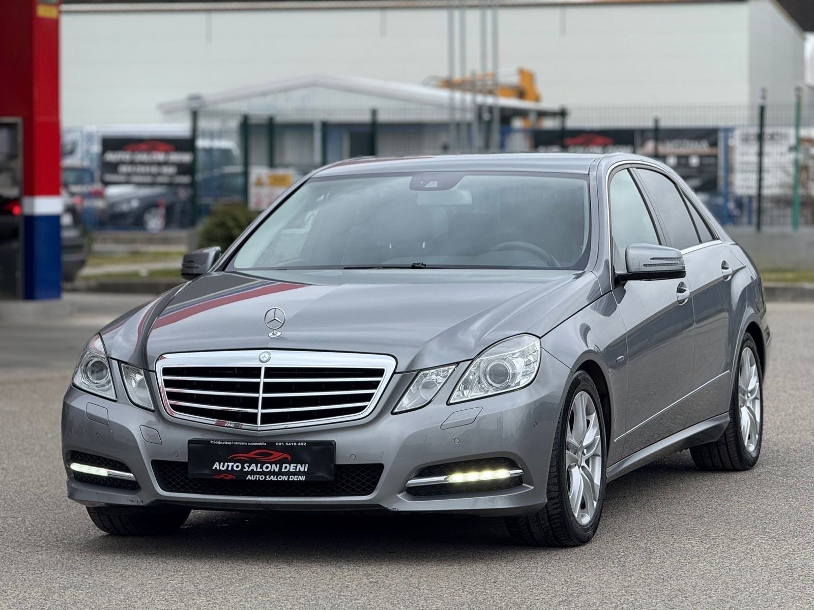 MERCEDES E-klasa 2.2d AVANGARDE 135TKM TOP TOP 13,900€!!!, fotografija 11