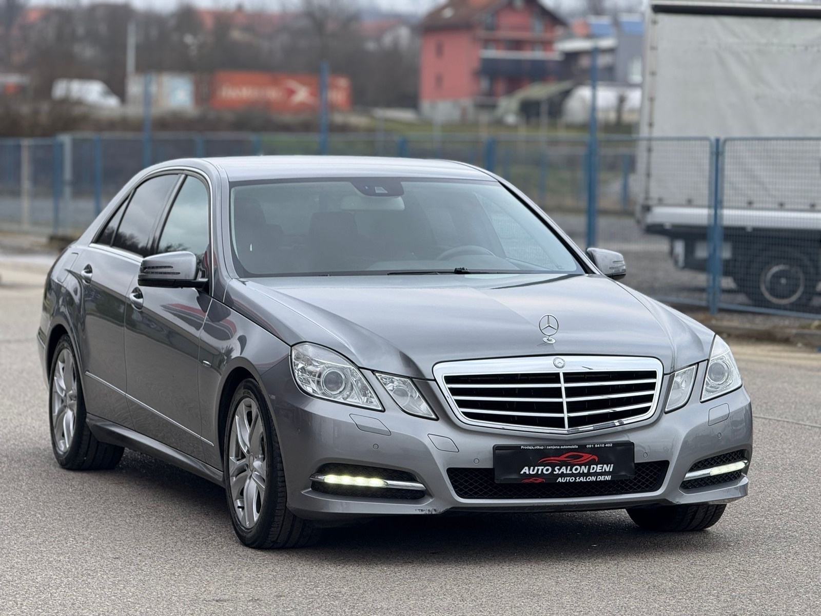 MERCEDES E-klasa 2.2d AVANGARDE 135TKM TOP TOP 13,900€!!!, fotografija 12