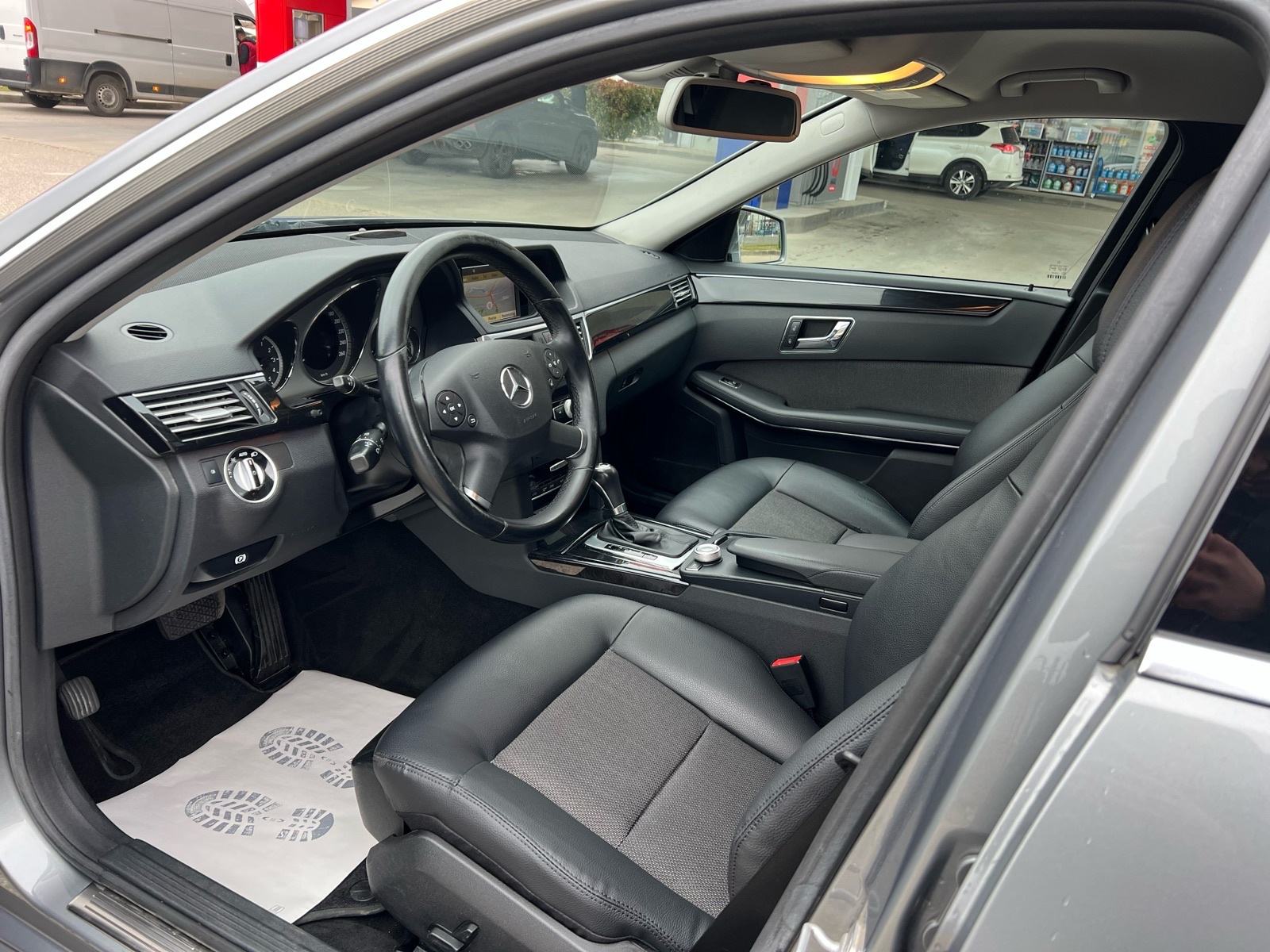 MERCEDES E-klasa 2.2d AVANGARDE 135TKM TOP TOP 13,900€!!!, fotografija 14