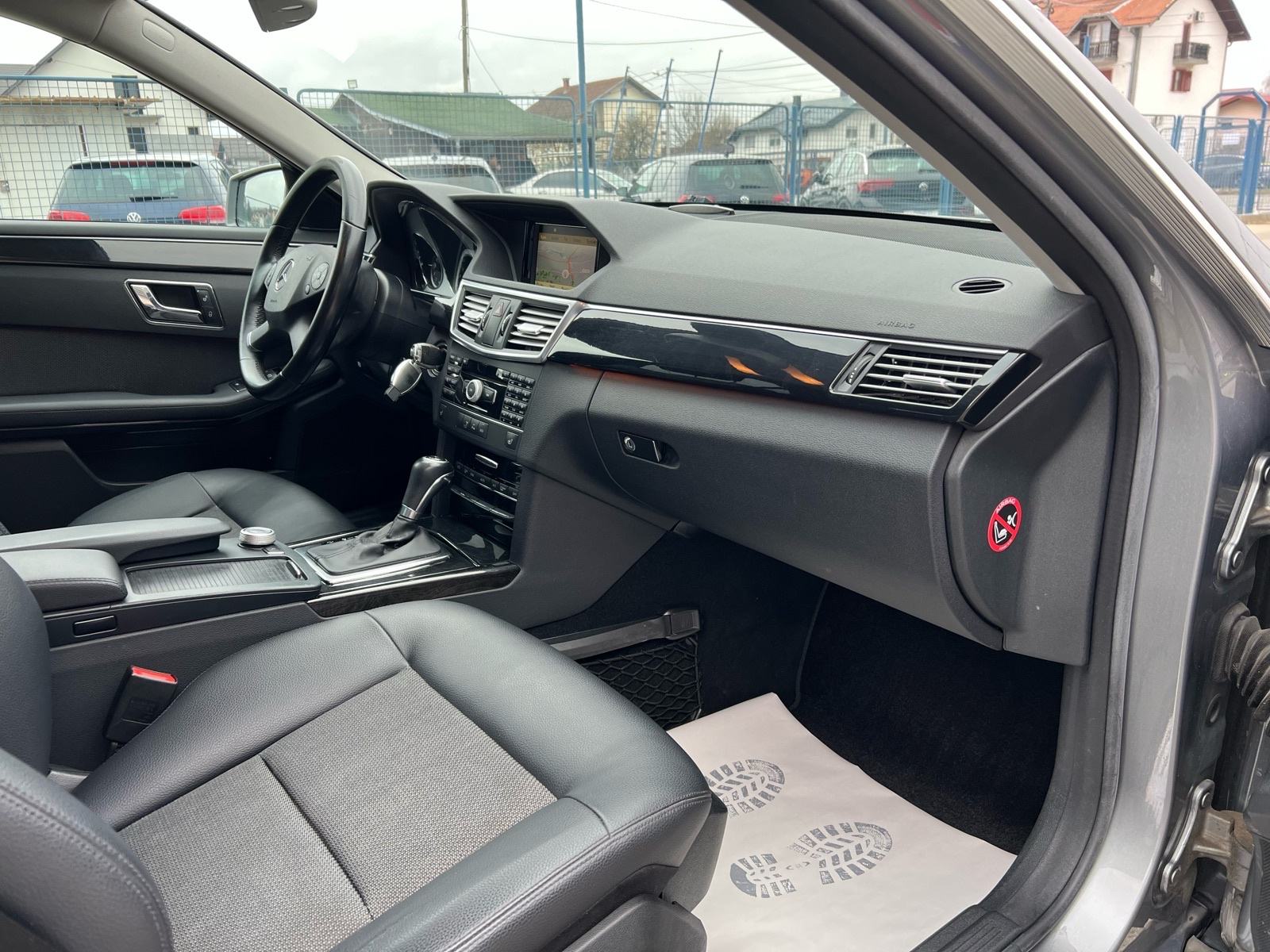 MERCEDES E-klasa 2.2d AVANGARDE 135TKM TOP TOP 13,900€!!!, fotografija 15