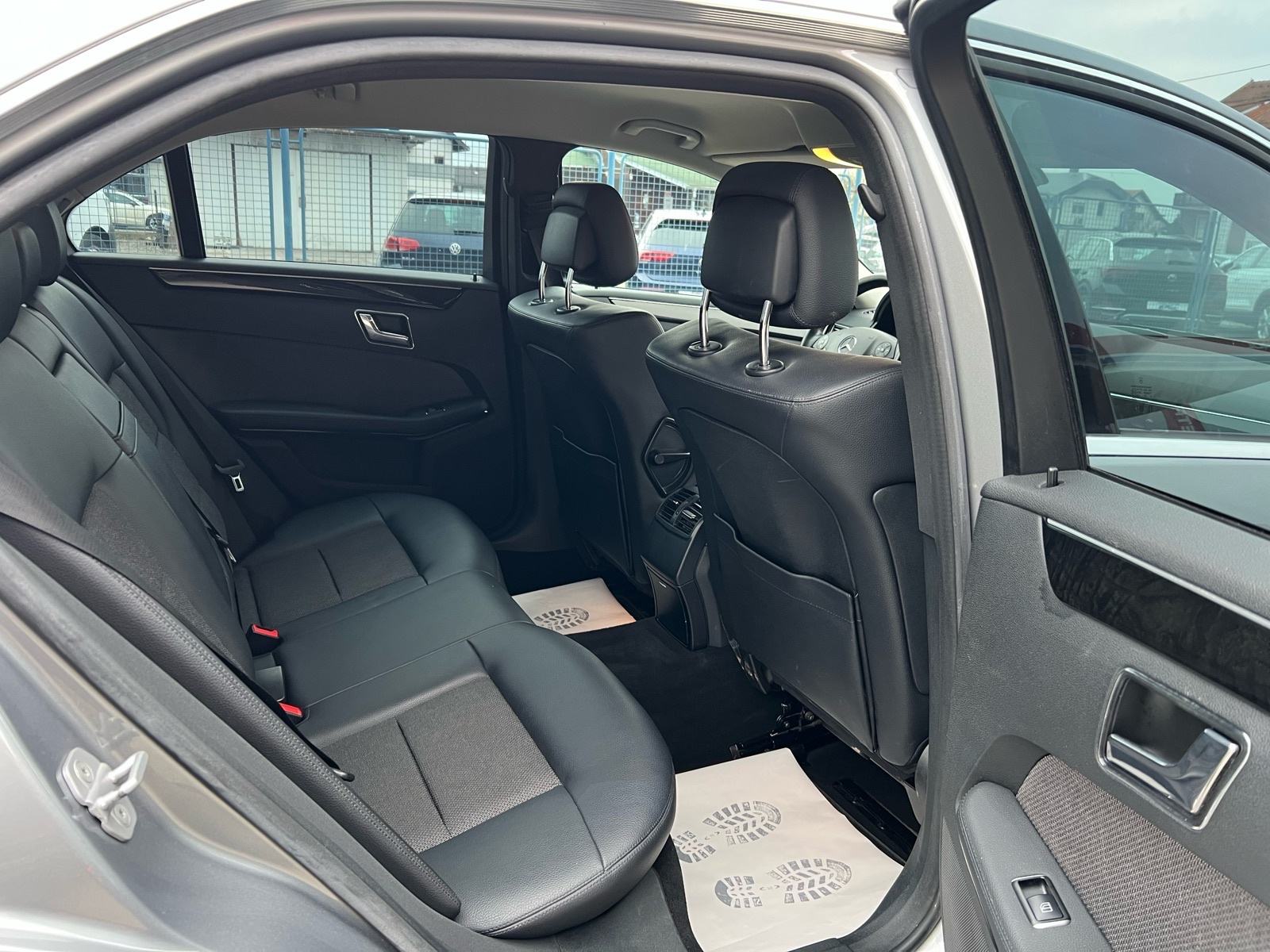 MERCEDES E-klasa 2.2d AVANGARDE 135TKM TOP TOP 13,900€!!!, fotografija 17