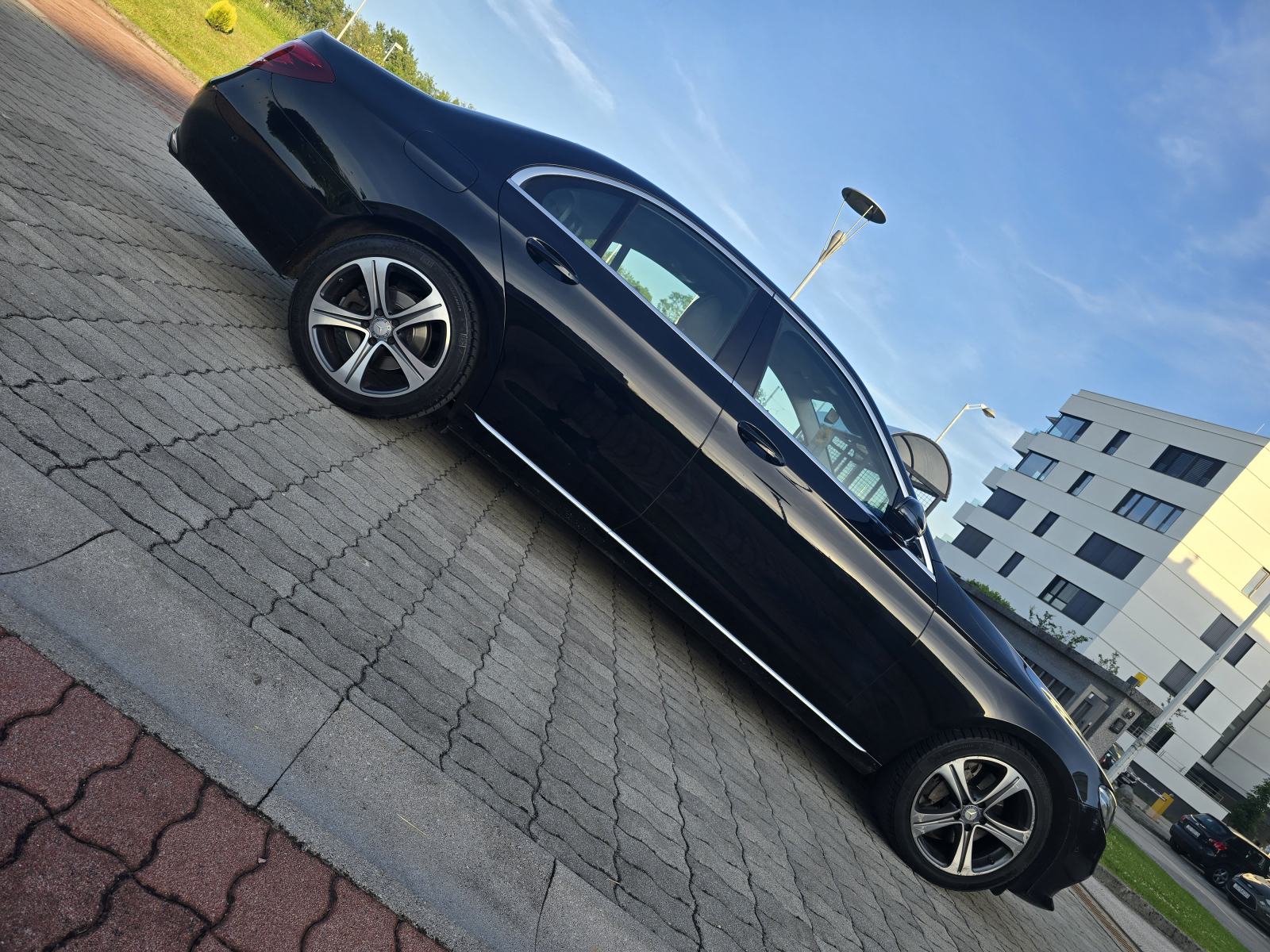Mercedes-E-klasa Automatik Alu18,F1- Volan,Koza,Bi-Xsenon Kredit-Zamj, fotografija 6