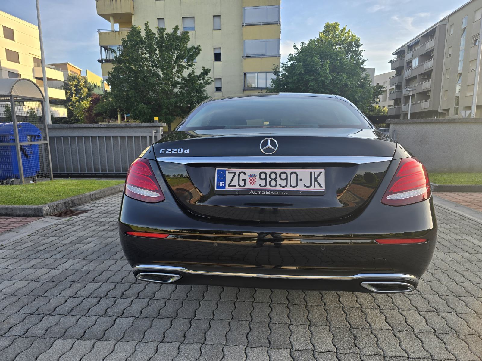 Mercedes-E-klasa Automatik Alu18,F1- Volan,Koza,Bi-Xsenon Kredit-Zamj, fotografija 8