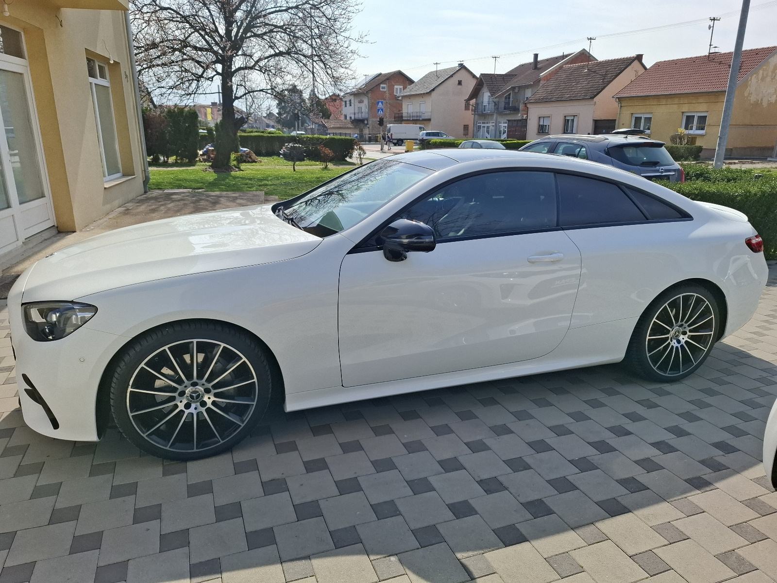 Mercedes E klasa Coupe 220 D automatik FULL OPREMA TOP STANJE 2023god, fotografija 4