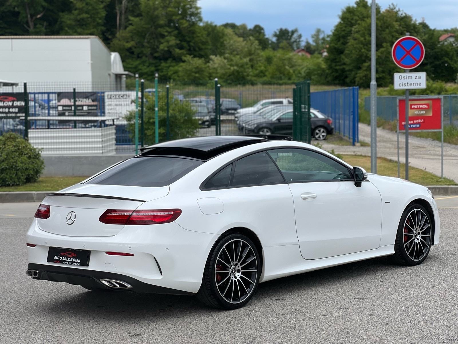 Mercedes E-klasa Coupe 220d AMG PANORAMA ACTIVE SOUND 29,999€!!!, fotografija 4