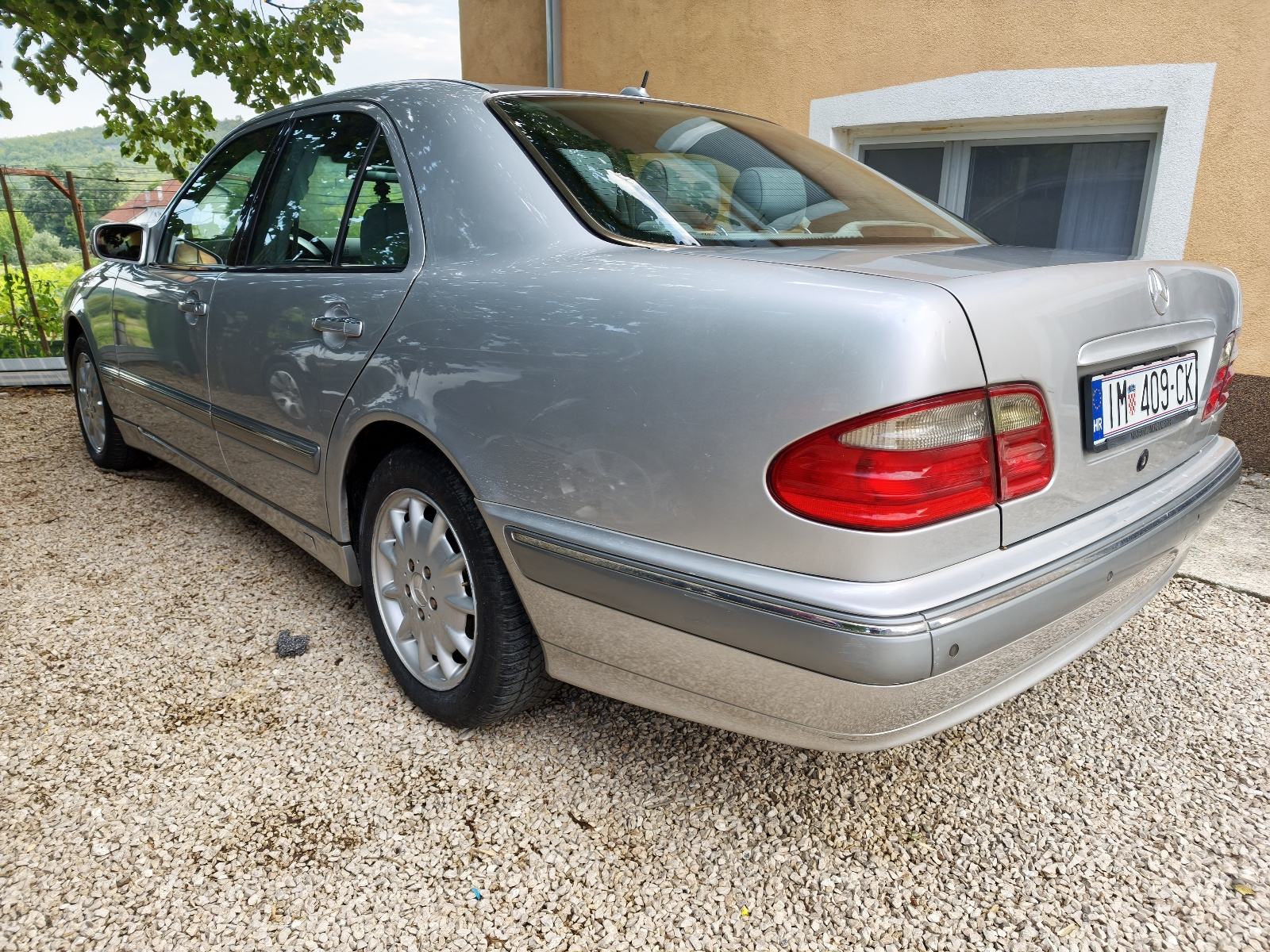 Mercedes E270 CDI facelift automatik, siber, kuka,, fotografija 3