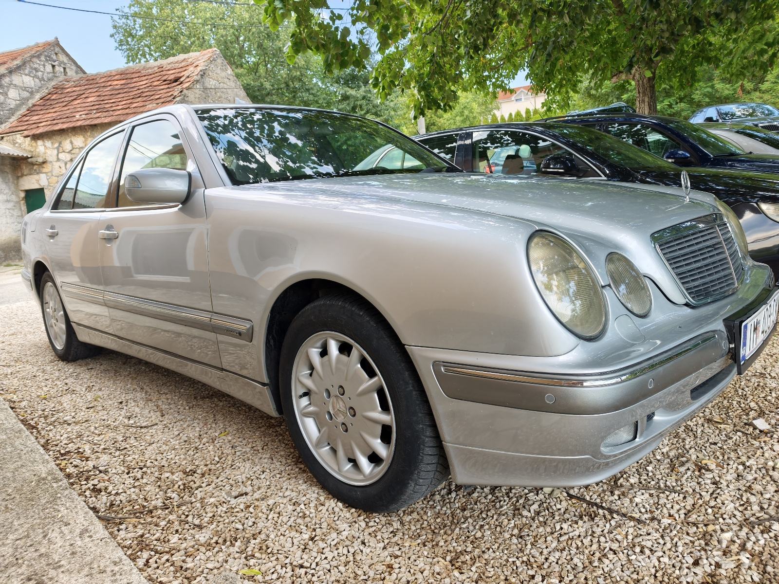 Mercedes E270 CDI facelift automatik, siber, kuka,, fotografija 2