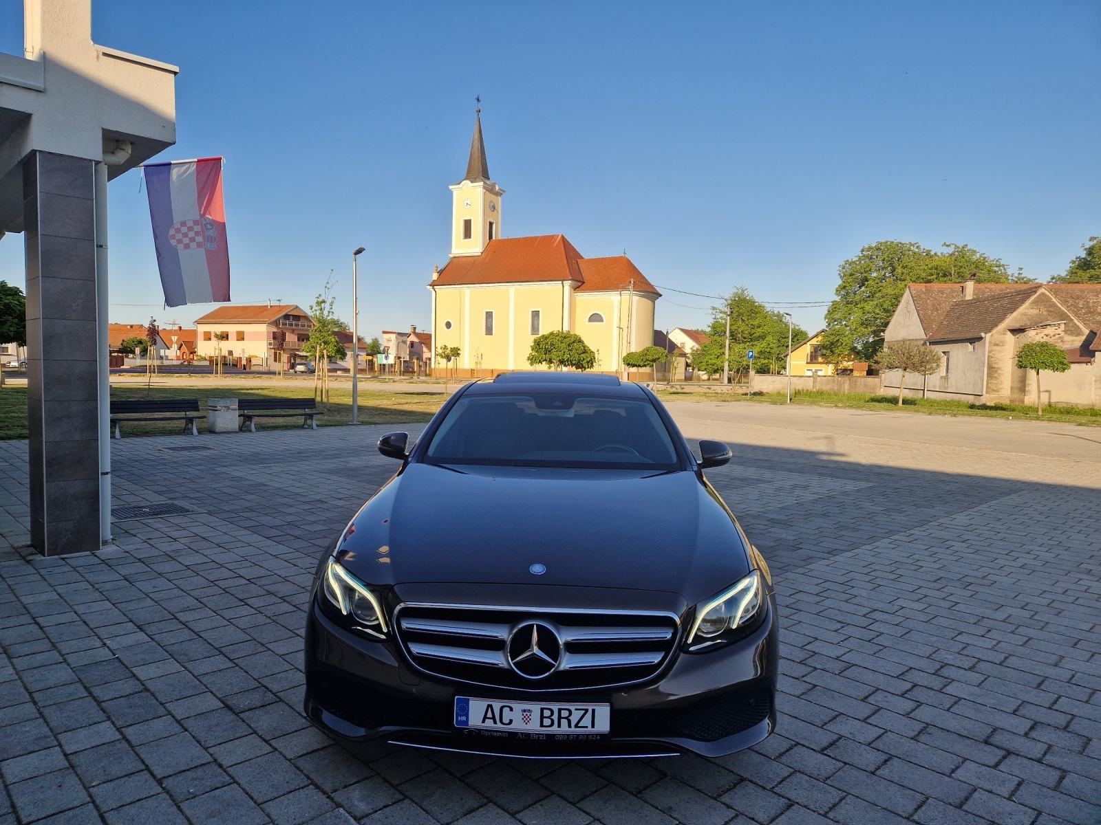 Mercedes E220D 143kw OM654,9G,šiber,Multibeam,Ambient, kuka,kamera, fotografija 12