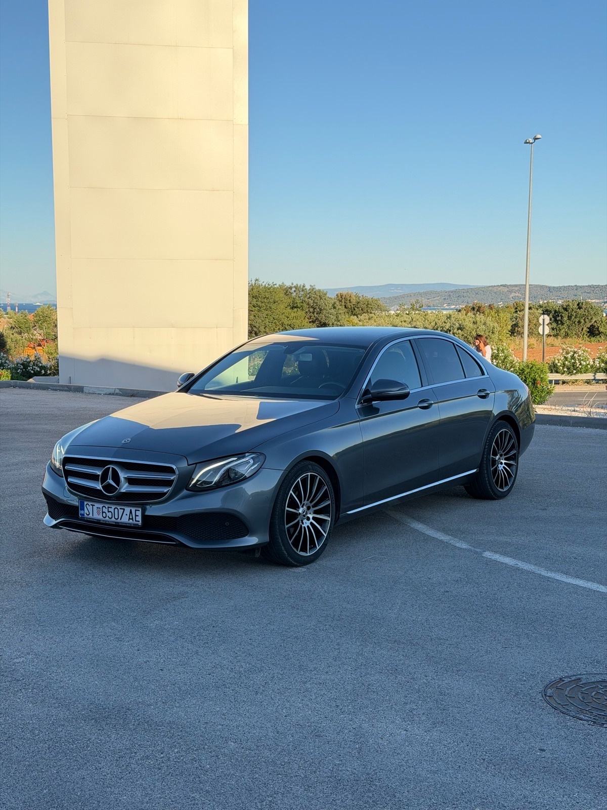 Mercedes E220D 2018 god, fotografija 1