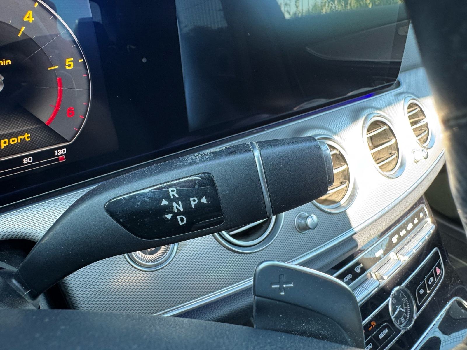 Mercedes E220d AMG, Pano, kamera 360, fotografija 11