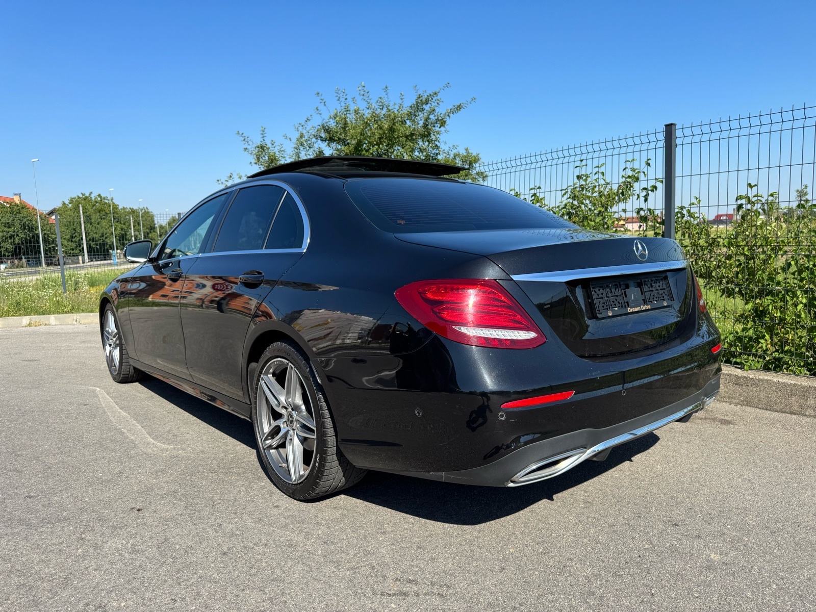 Mercedes E220d AMG, Pano, kamera 360, fotografija 4