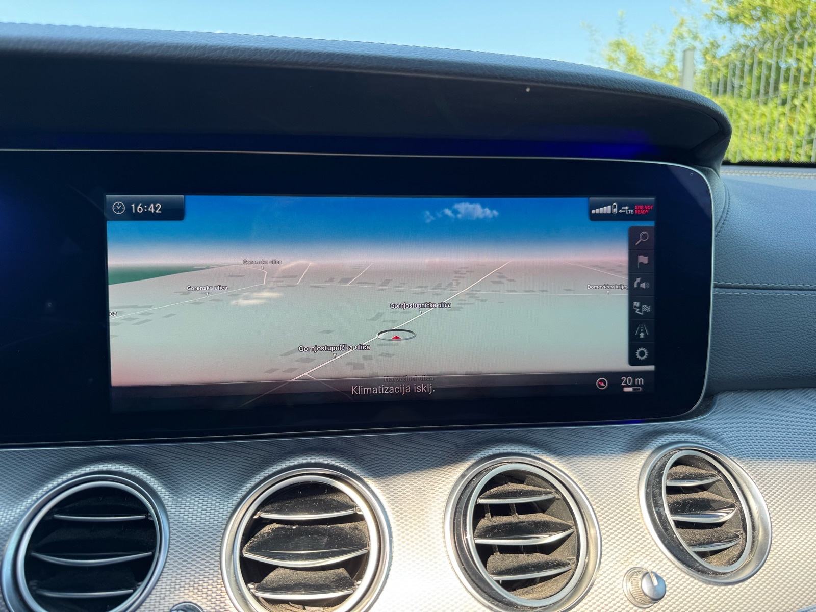 Mercedes E220d AMG, Pano, kamera 360, fotografija 13