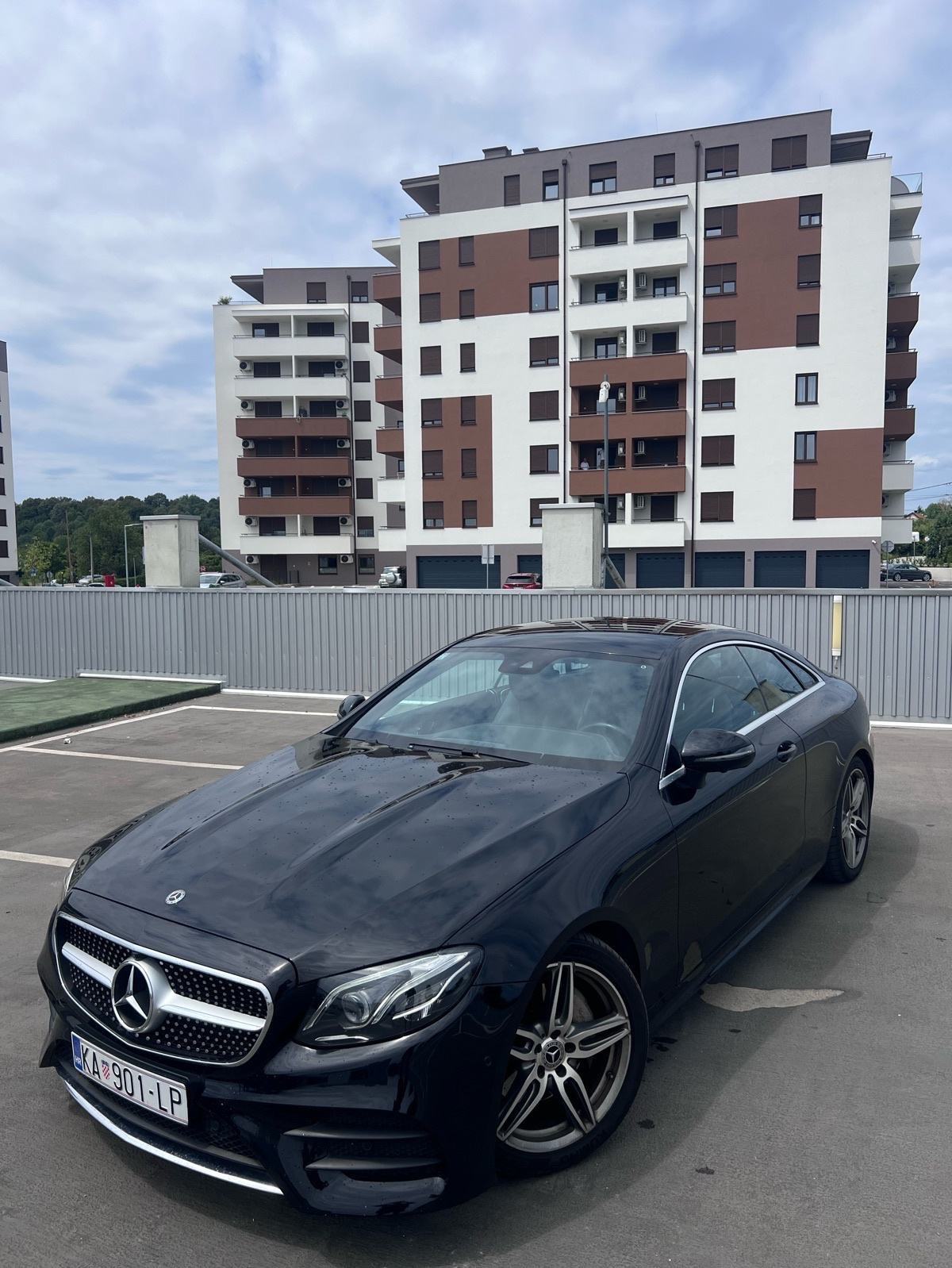 Mercedes E220d Coupe AMG | 2019 | HR AUTO | Full LED | TOP stanje, fotografija 2