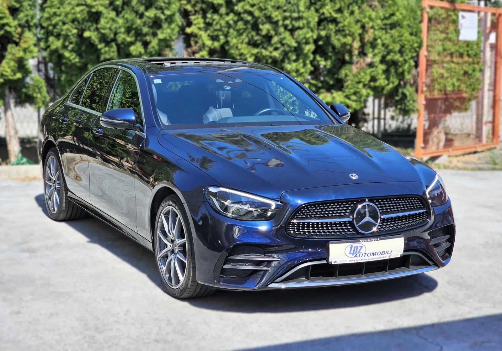 MERCEDES*E300DE*AMG*2022.G*BURMESTER*ŠIBER*360KAMERE*VIRTUAL*44900E, fotografija 2