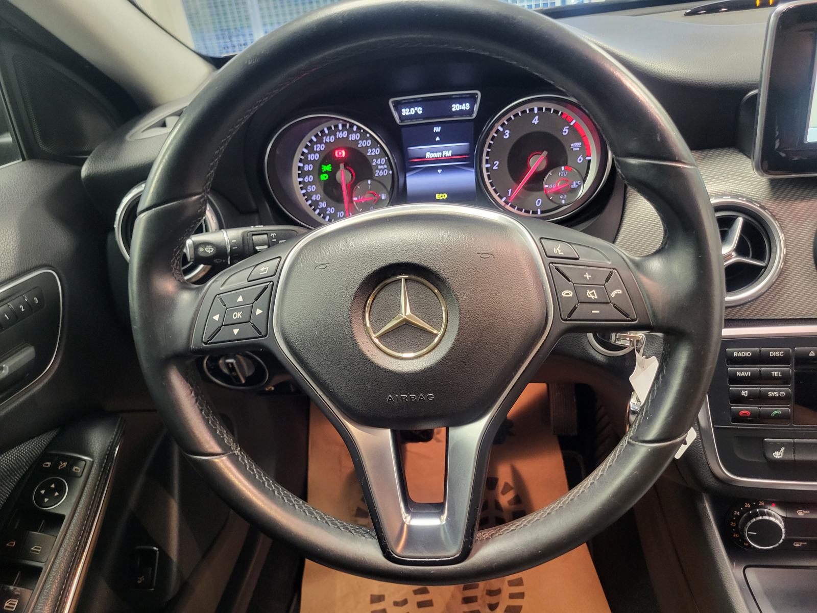 MERCEDES GLA 200 CDI KOŽA MEMORIJA SJEDALA TEMPOMAT NAVI LED+XENON, fotografija 17
