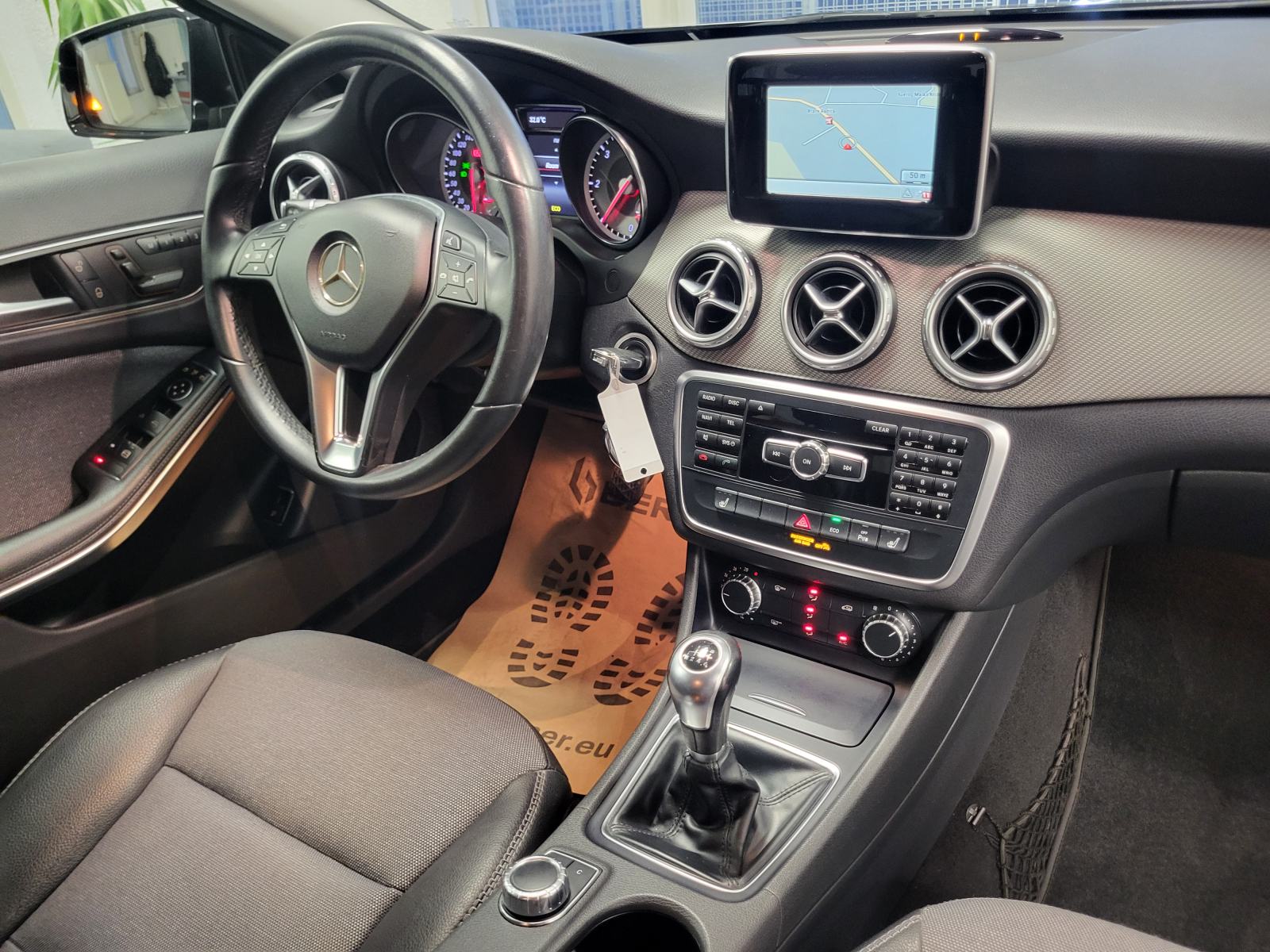 MERCEDES GLA 200 CDI KOŽA MEMORIJA SJEDALA TEMPOMAT NAVI LED+XENON, pogled izvana - slika 2