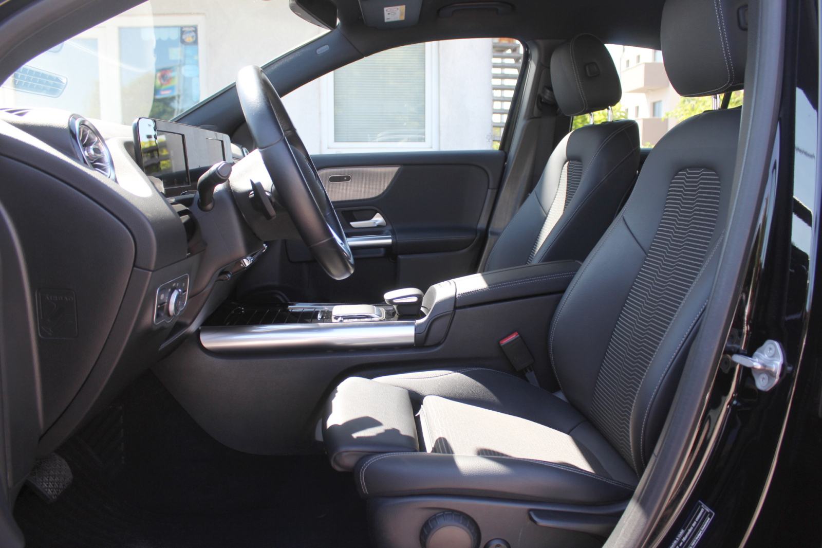 Mercedes GLA 200D AUTOMATIK, PROGRESSIVE, LED, NAVI, KOŽA, GARANCIJA, fotografija 8