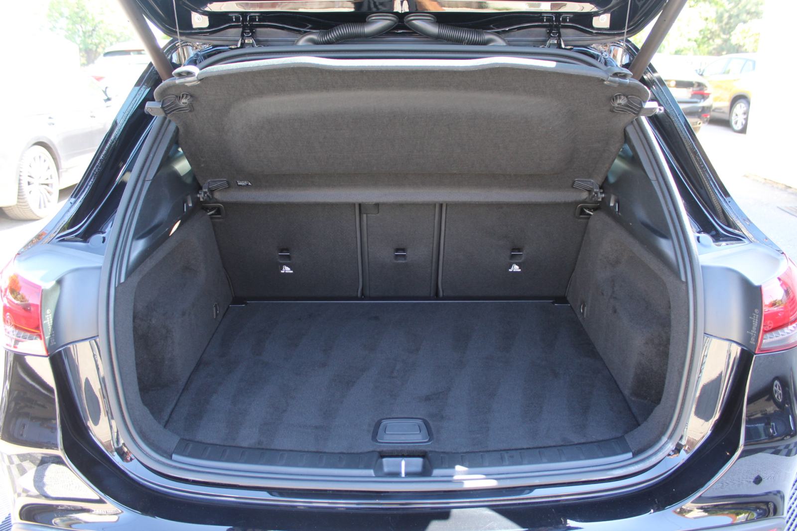 Mercedes GLA 200D AUTOMATIK, PROGRESSIVE, LED, NAVI, KOŽA, GARANCIJA, fotografija 16