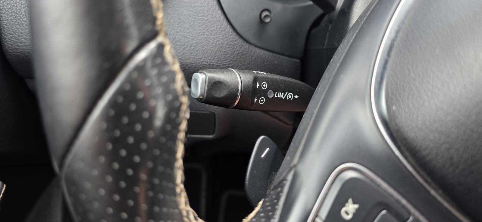 Mercedes GLA 200d, F1 AUT, FULL LED, EL. PANO, NAVI, 2XPDC, TEMP.., fotografija 19