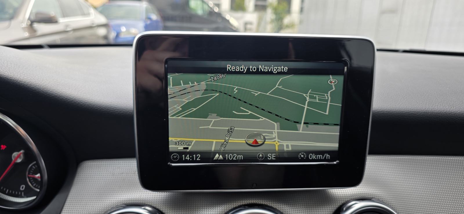 Mercedes GLA 200d, F1 AUT, FULL LED, EL. PANO, NAVI, 2XPDC, TEMP.., fotografija 20