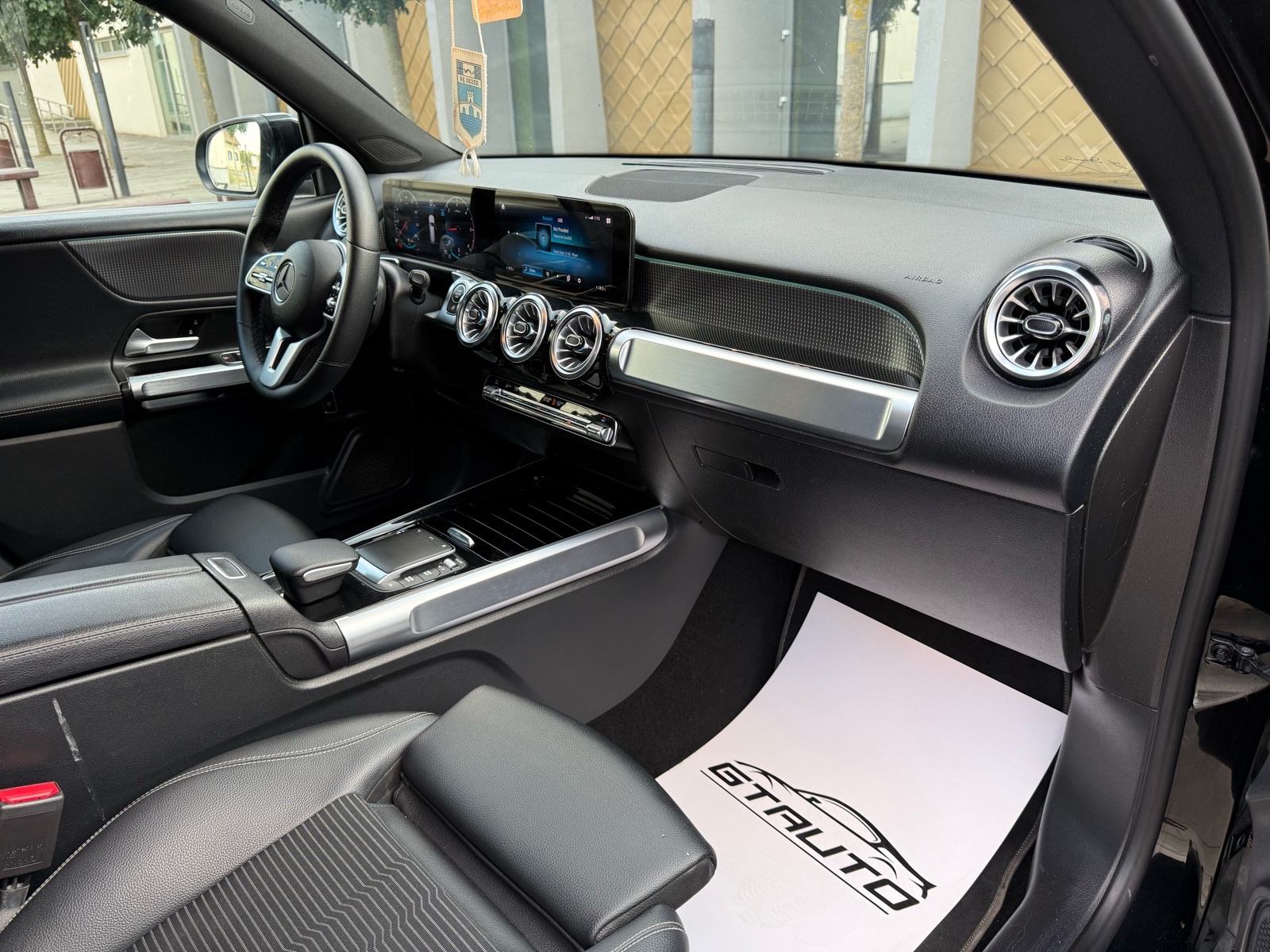 Mercedes GLB 200 D 2021, 7 Sjedala, Widescreen, Ambilight, Jamstvo, fotografija 12