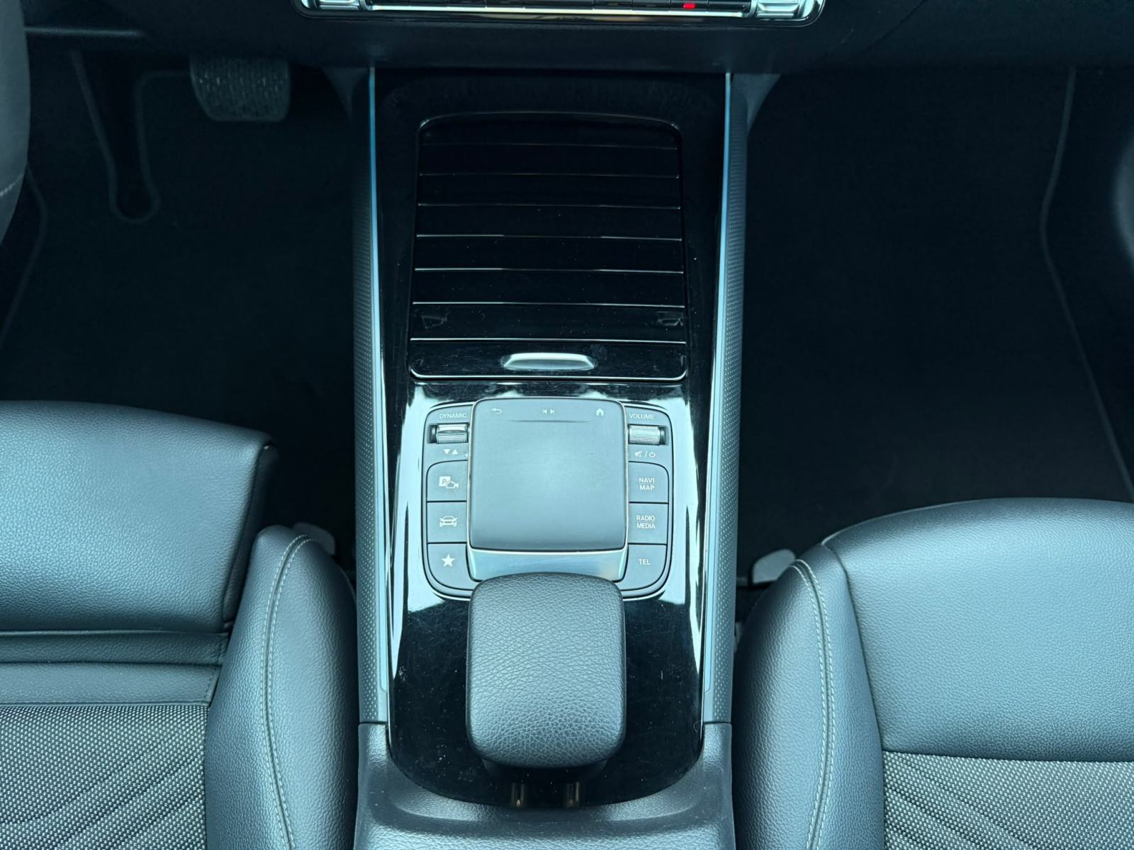 Mercedes GLB 200D AUTOMATIK 7-SJEDALA °WIDESCREEN°LEASIGN BEZ UČEŠĆA°, fotografija 12