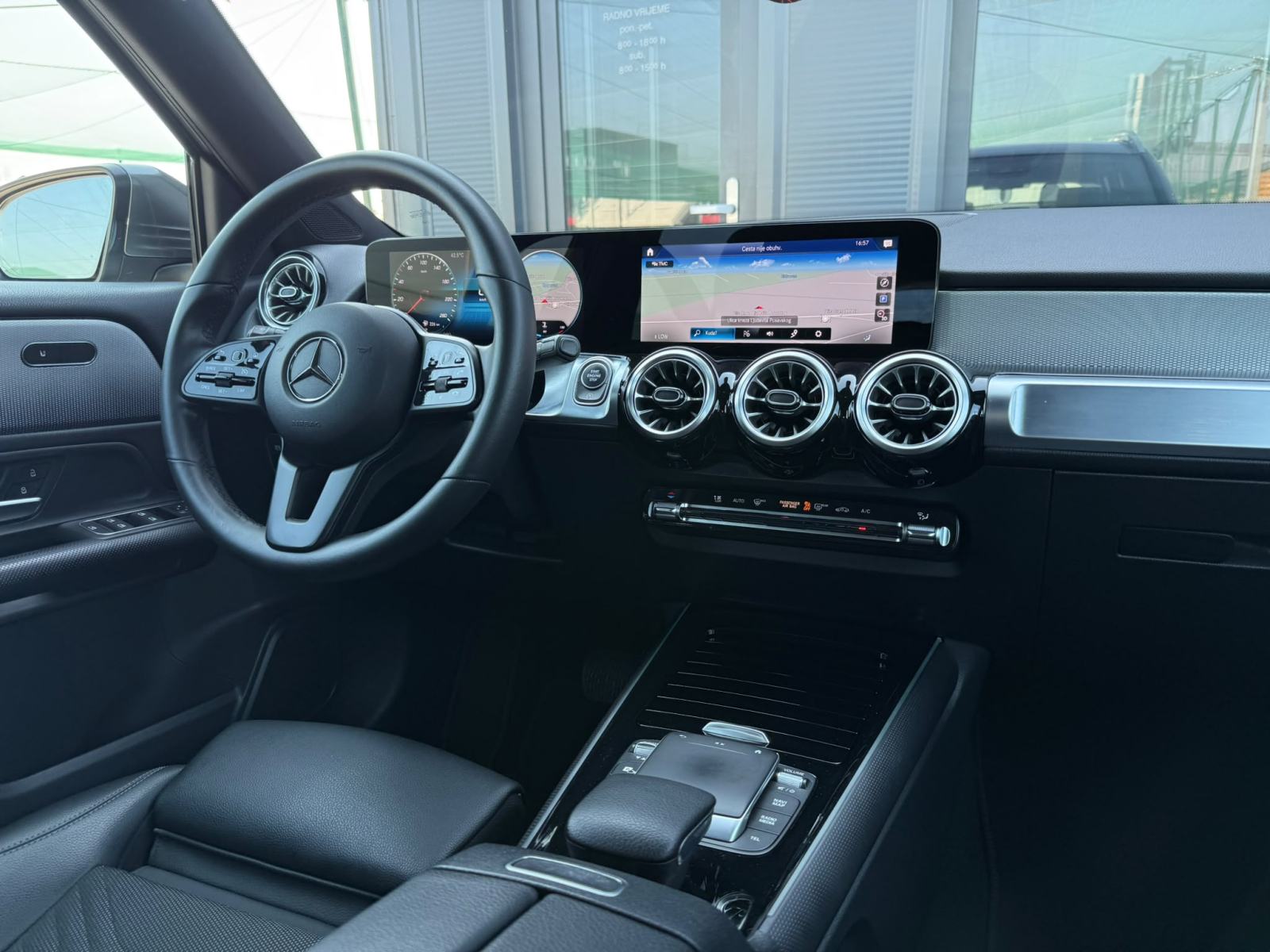 Mercedes GLB 200D AUTOMATIK 7-SJEDALA °WIDESCREEN°LEASIGN BEZ UČEŠĆA°, fotografija 10