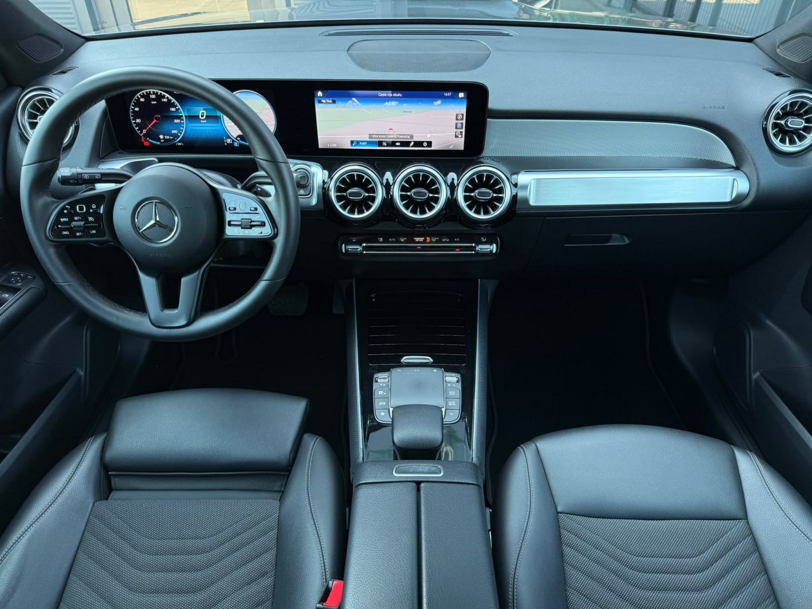 Mercedes GLB 200D AUTOMATIK 7-SJEDALA °WIDESCREEN°LEASIGN BEZ UČEŠĆA°, fotografija 9