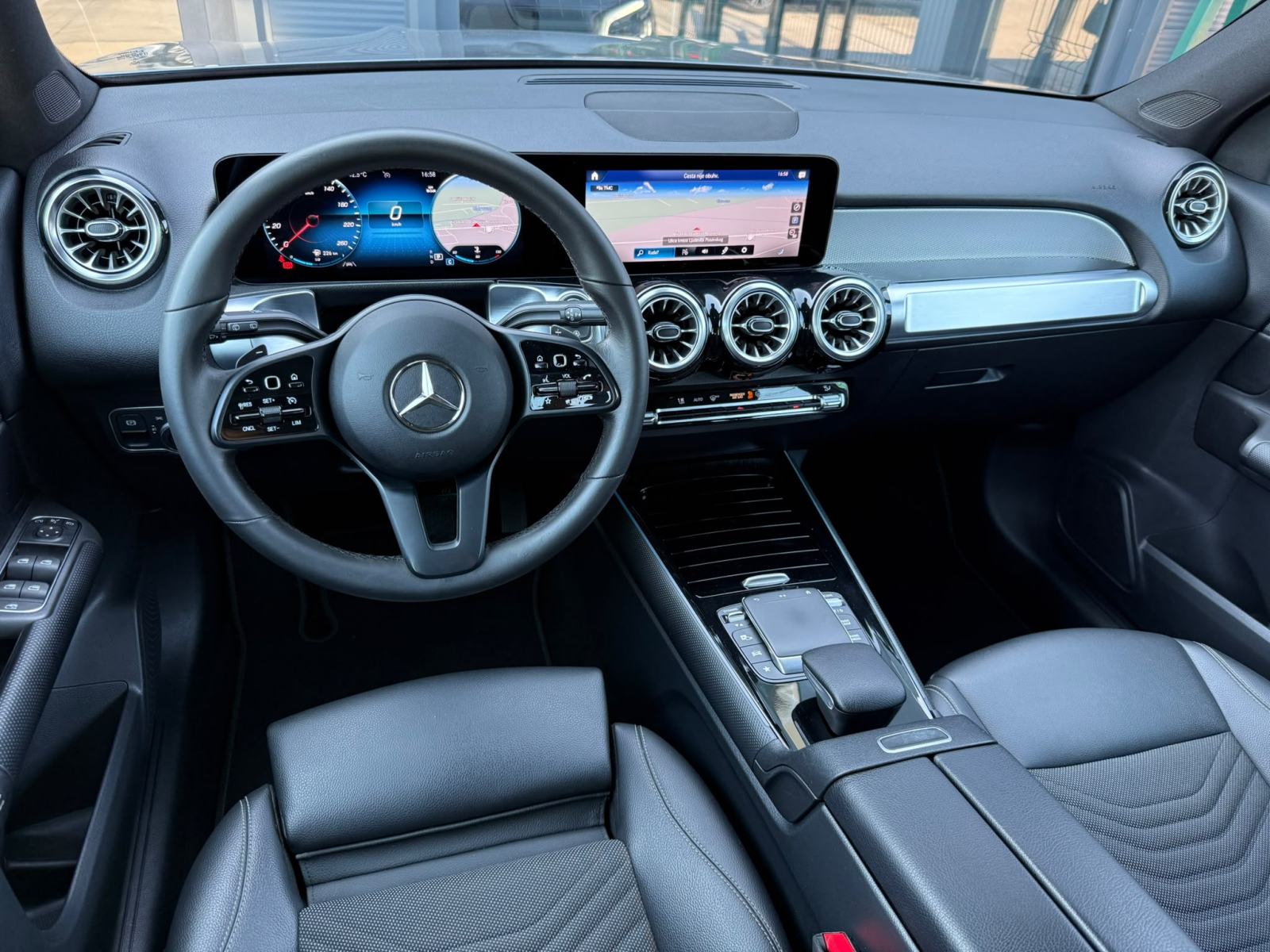 Mercedes GLB 200D AUTOMATIK 7-SJEDALA °WIDESCREEN°LEASIGN BEZ UČEŠĆA°, fotografija 8