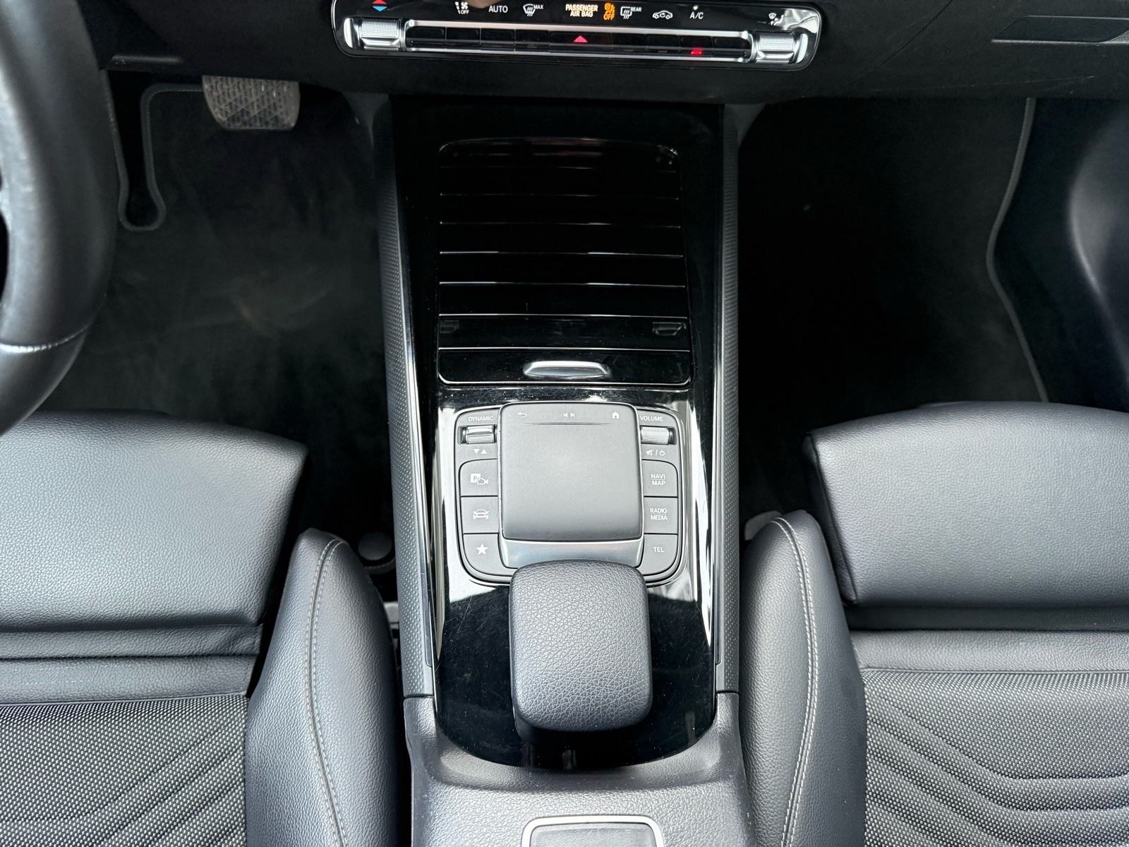 Mercedes GLB 200D AUTOMATIK °VELIKA NAVI°KAMERA°LEASING BEZ UČEŠĆA°, fotografija 15