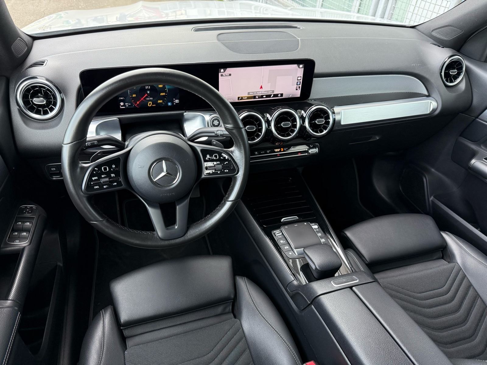 Mercedes GLB 200D AUTOMATIK °VELIKA NAVI°KAMERA°LEASING BEZ UČEŠĆA°, fotografija 11
