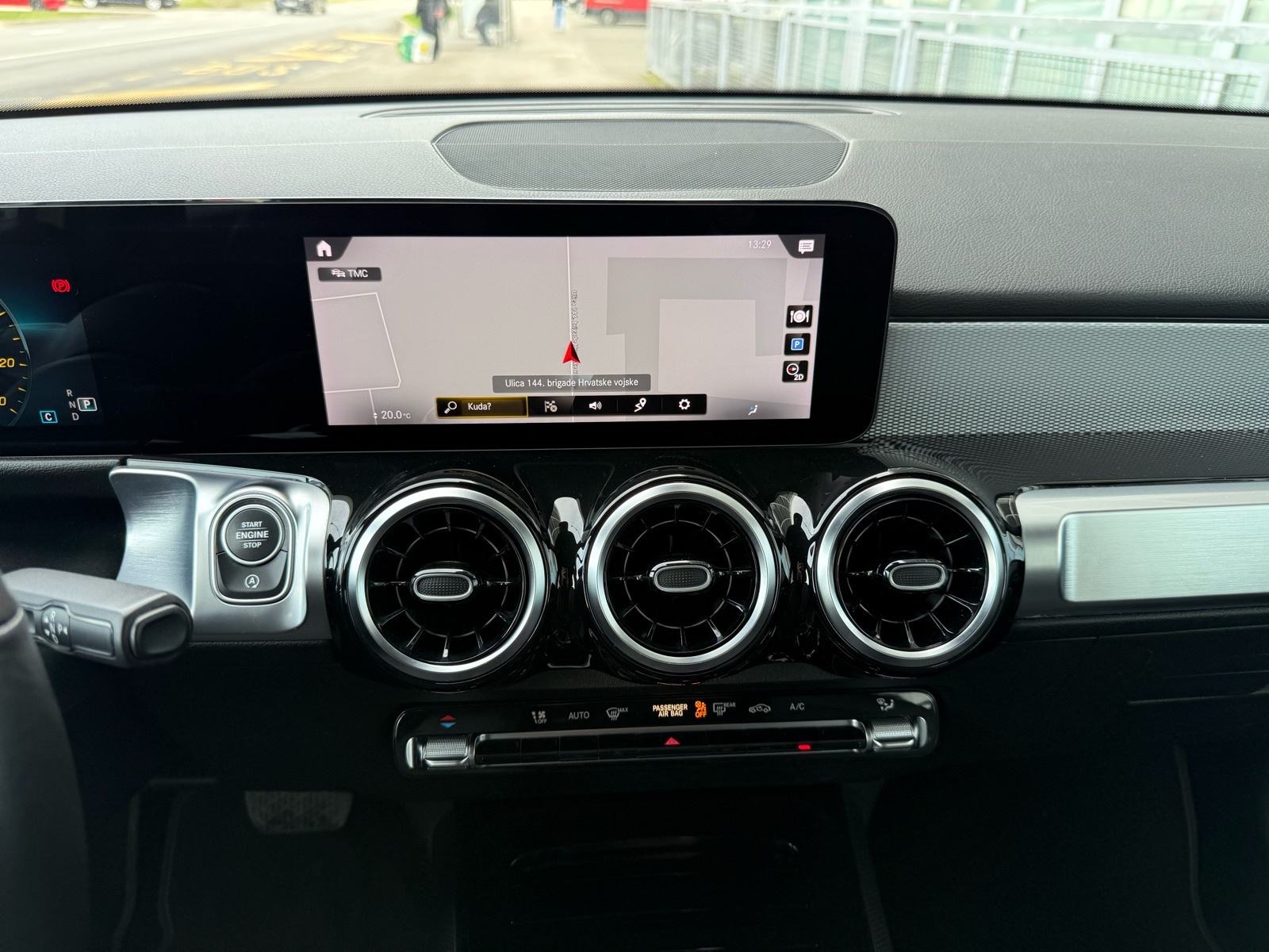 Mercedes GLB 200D AUTOMATIK °VELIKA NAVI°KAMERA°LEASING BEZ UČEŠĆA°, fotografija 14