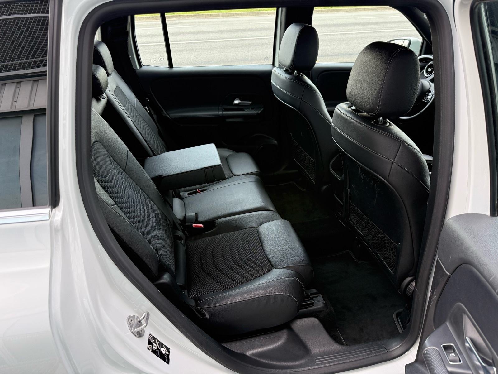 Mercedes GLB 200D AUTOMATIK °VELIKA NAVI°KAMERA°LEASING BEZ UČEŠĆA°, fotografija 20