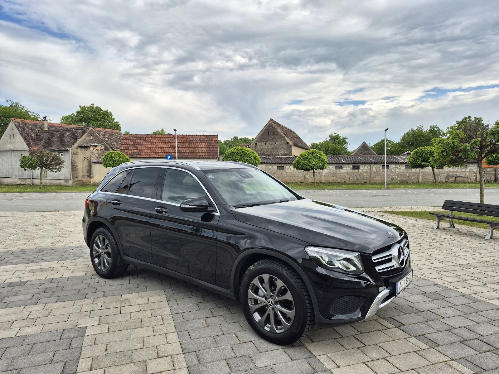 Mercedes GLC 220 d 4MATIC Ambient, kamera,mrtvi kut,kuka,9G,Keyless, fotografija 11