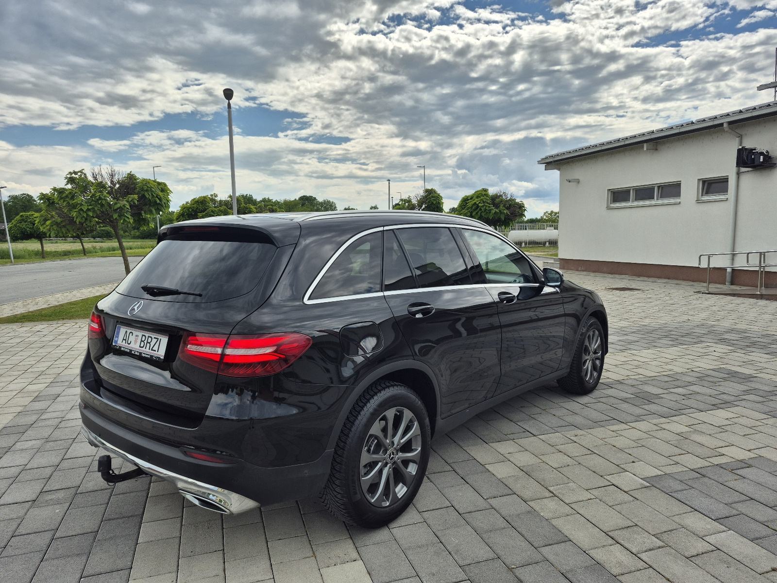 Mercedes GLC 220 d 4MATIC Ambient, kamera,mrtvi kut,kuka,9G,Keyless, fotografija 9
