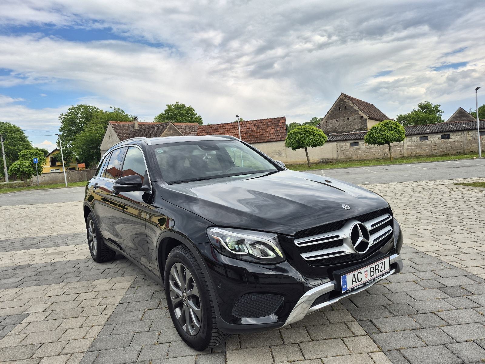 Mercedes GLC 220 d 4MATIC Ambient, kamera,mrtvi kut,kuka,9G,Keyless, fotografija 12