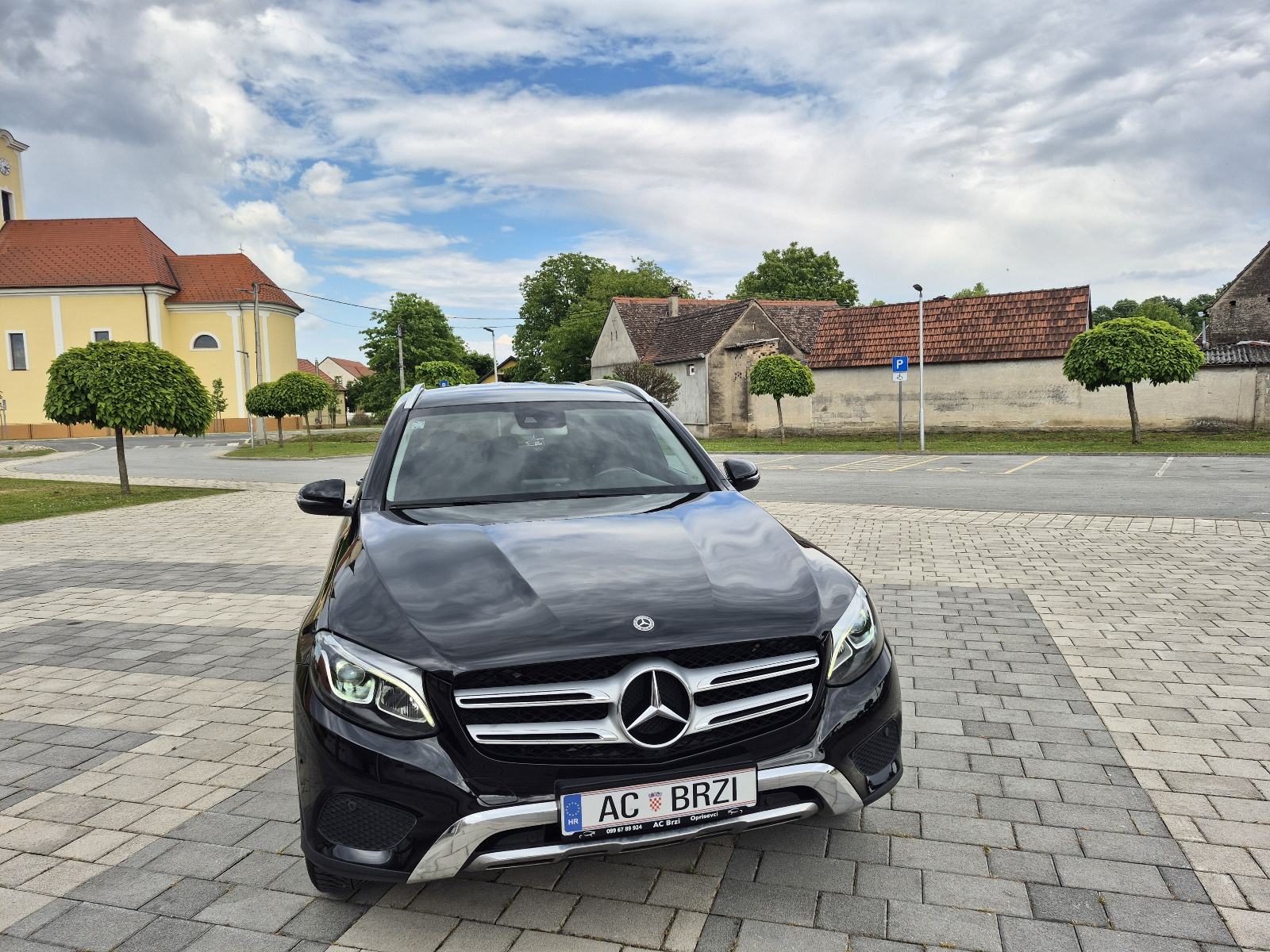 Mercedes GLC 220 d 4MATIC Ambient, kamera,mrtvi kut,kuka,9G,Keyless, fotografija 13