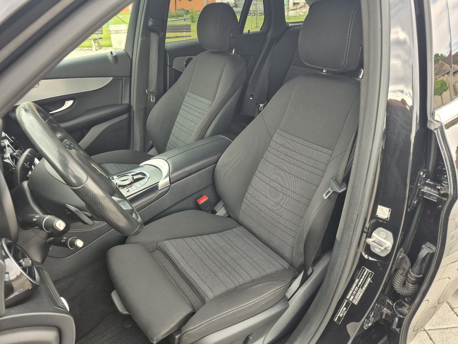 Mercedes GLC 220 d 4MATIC Ambient, kamera,mrtvi kut,kuka,9G,Keyless, fotografija 18