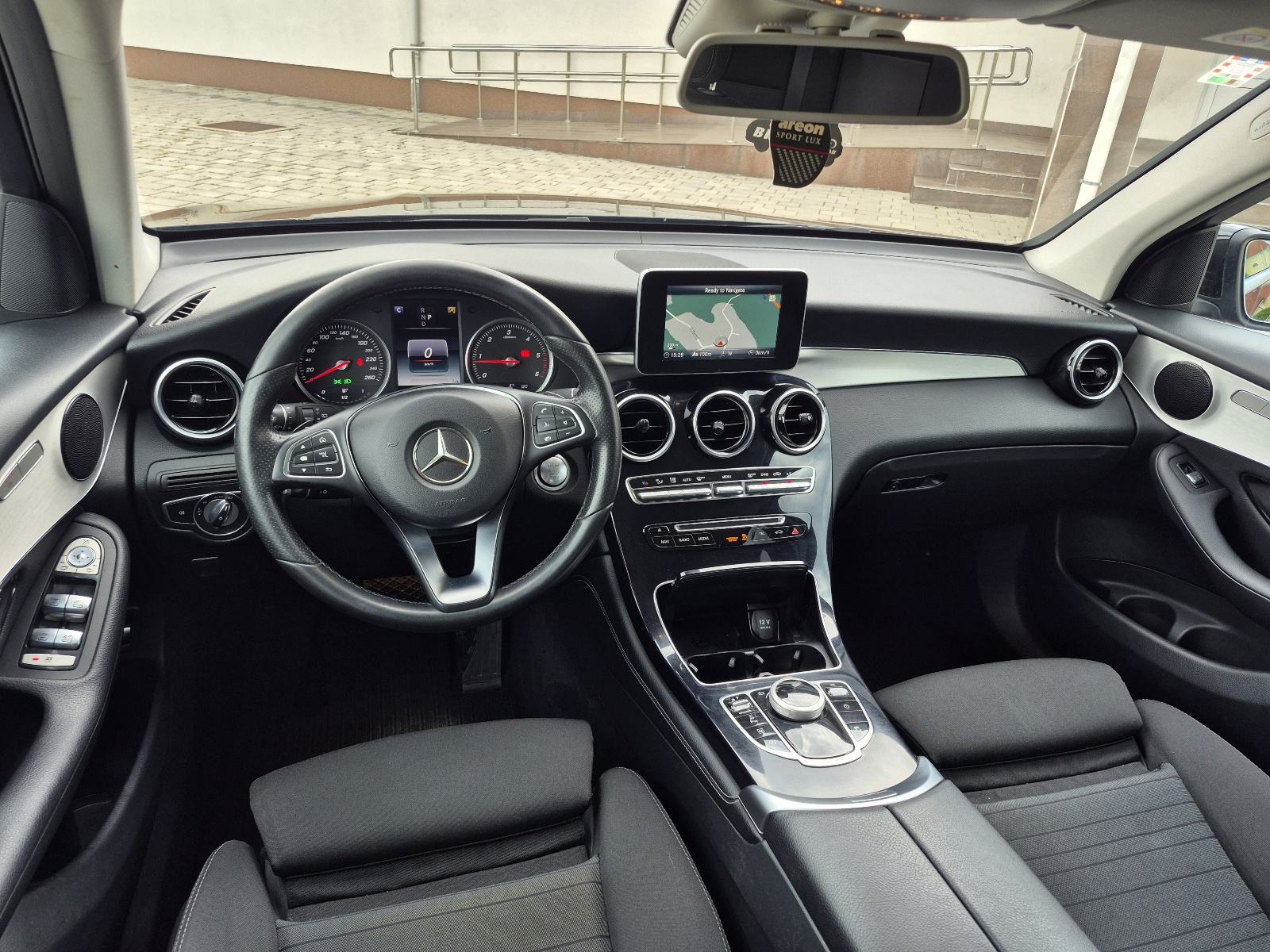 Mercedes GLC 220 d 4MATIC Ambient, kamera,mrtvi kut,kuka,9G,Keyless, fotografija 19