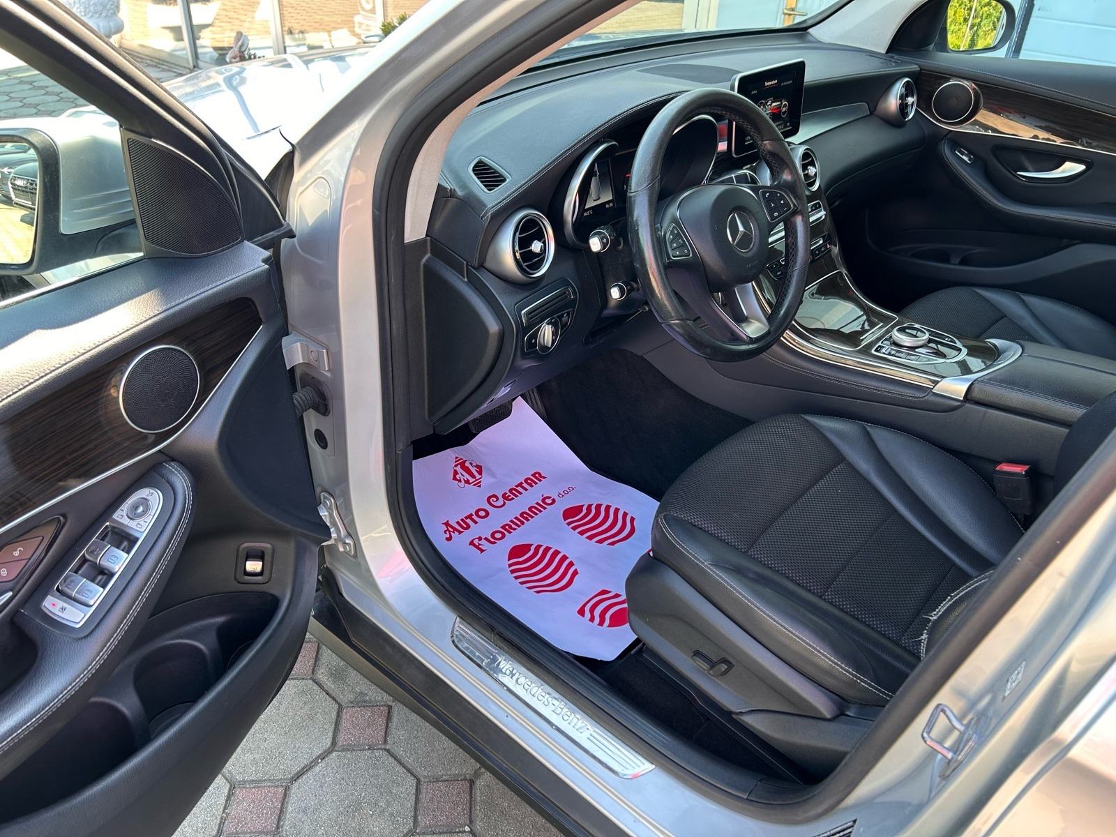 Mercedes GLC 250 d 4MATIC 2018.,KAMERA, NAVI, LED, PARK SENZ, ALU18, fotografija 11