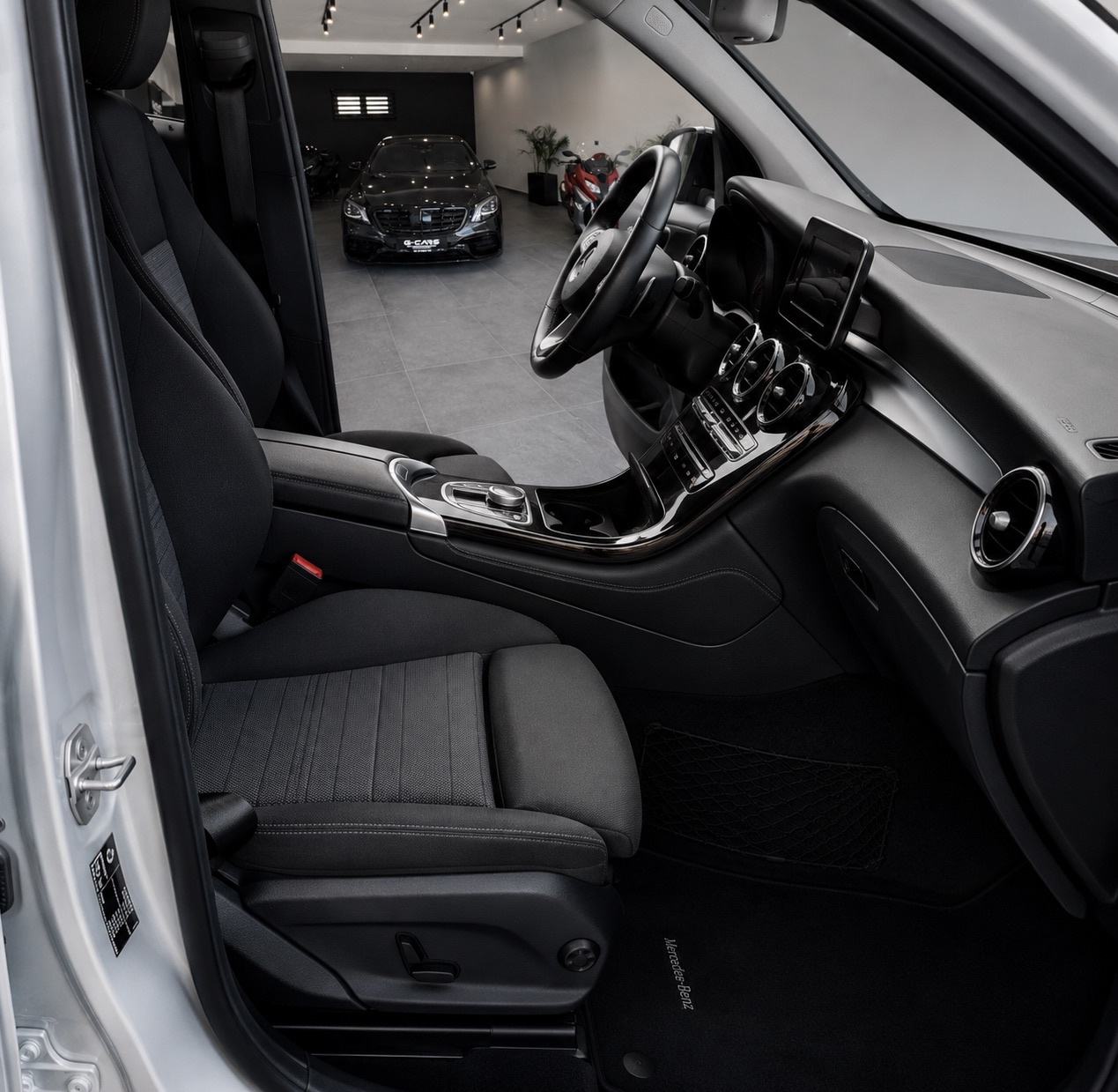 Mercedes GLC 250d 4Matic 9G-AUTOMATIK—Mod 2018—EXCLUSIVE NIGHT—LED ILS, fotografija 18