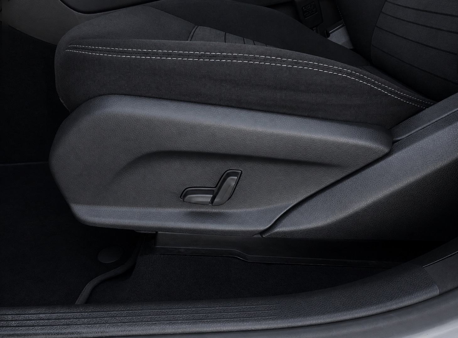 Mercedes GLC 350e Hybrid/Benzin~320KS 4Matic—Mod 2018—360°KAM—JAMSTVO!, fotografija 14