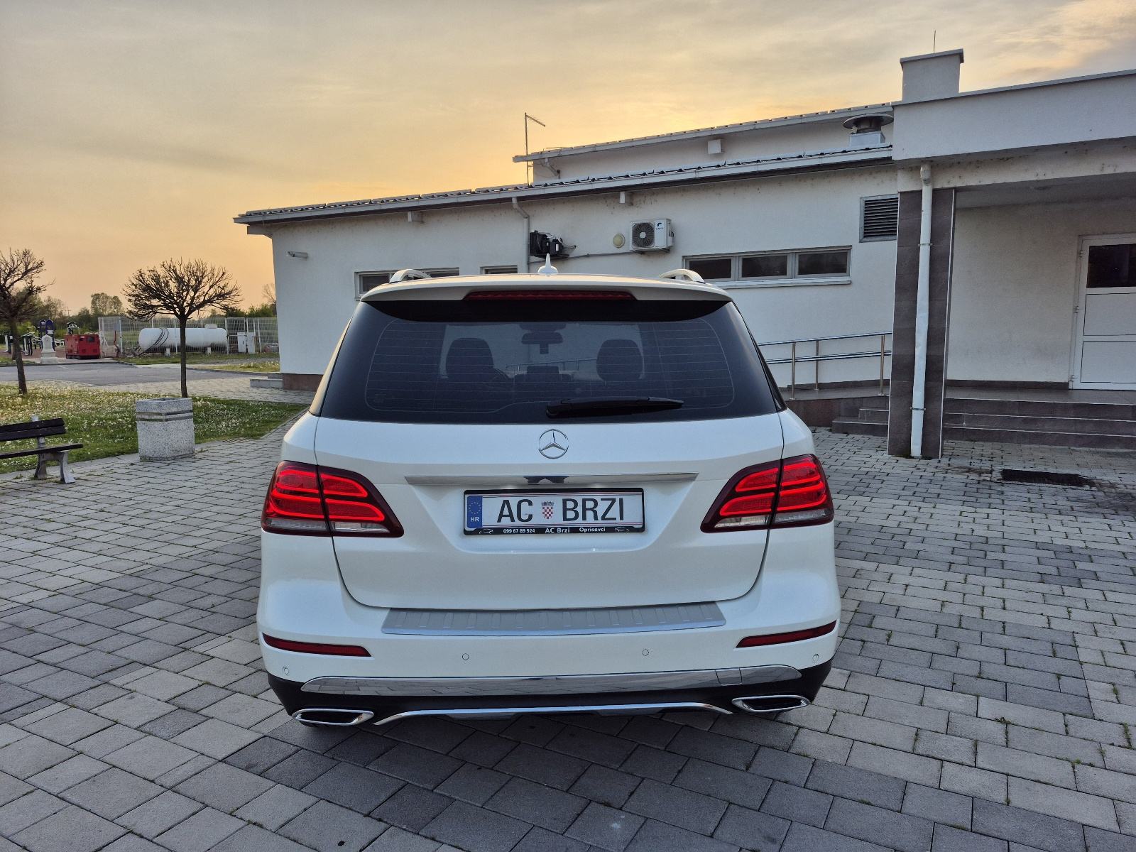 Mercedes GLE 250d 4MATIC 9G,AMG line,panorama,Full LED,kuka,kamere360, fotografija 6