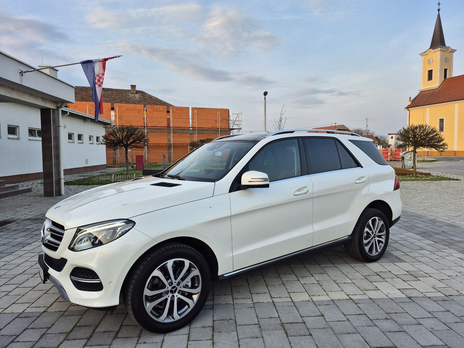 Mercedes GLE 250d 4MATIC 9G,AMG line,panorama,Full LED,kuka,kamere360, fotografija 2