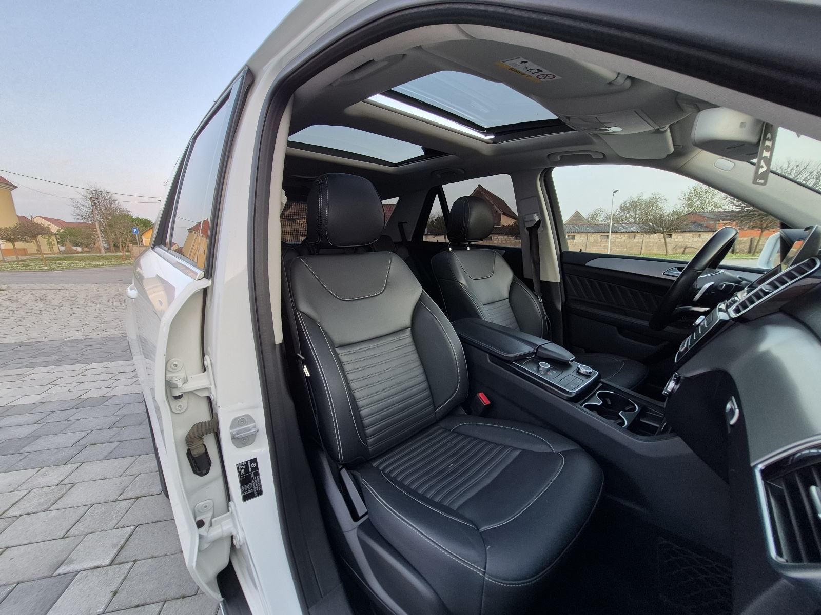 Mercedes GLE 250d 4MATIC 9G,AMG line,panorama,Full LED,kuka,kamere360, fotografija 18