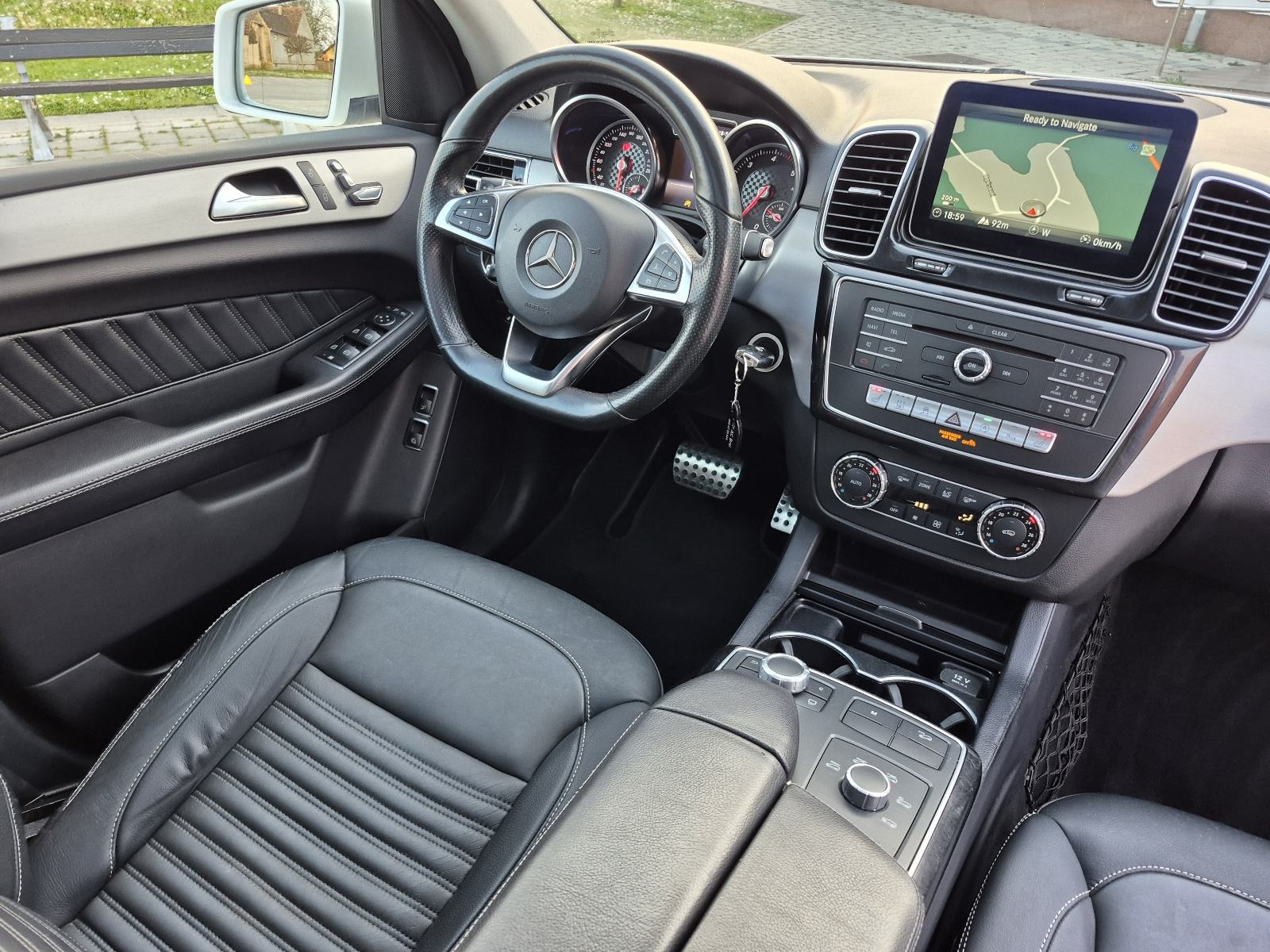 Mercedes GLE 250d 4MATIC 9G,AMG line,panorama,Full LED,kuka,kamere360, fotografija 19